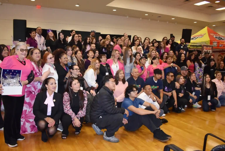 Flores en el East Las Vegas Community Center