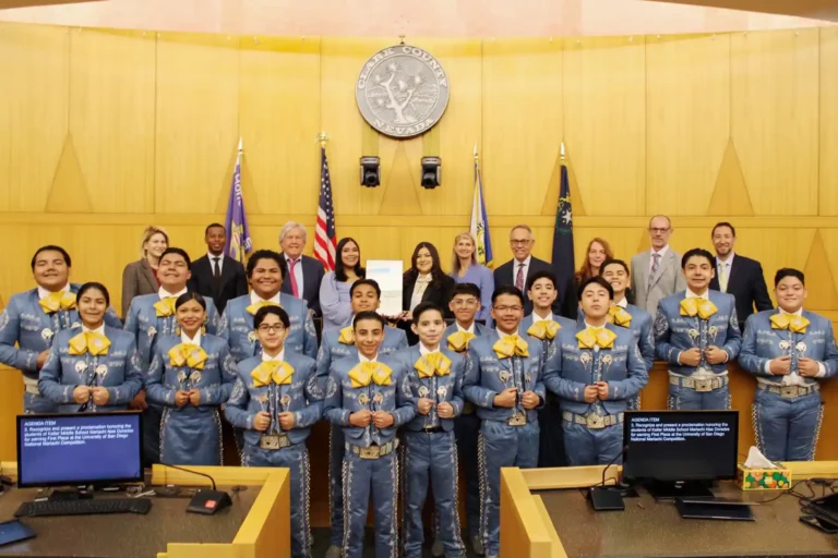 Premio al compromiso, el esmero y el sustancial empeño, a la constancia…