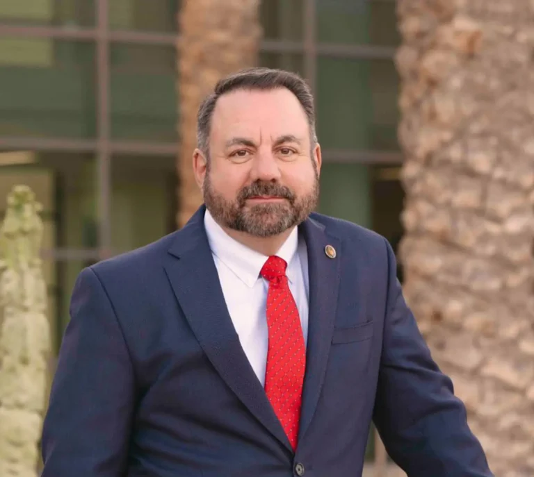 Yuma, ejemplo de desarrollo: Douglas Nicholls